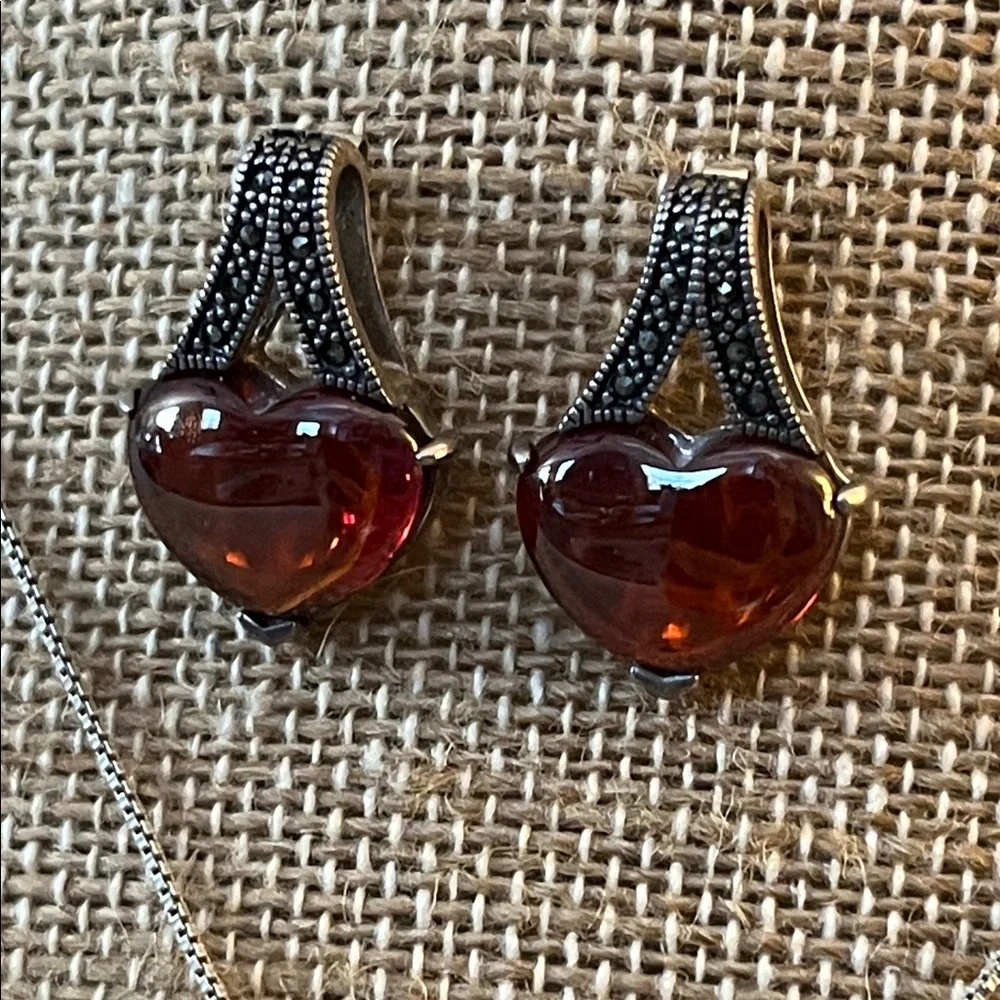 Vintage Heart Garnet Cabochon Sterling Silver‎ Necklace & Earrings - Picture 2 of 7